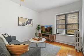 Excellent 1BR in Lakeview close to Shops & Dining!